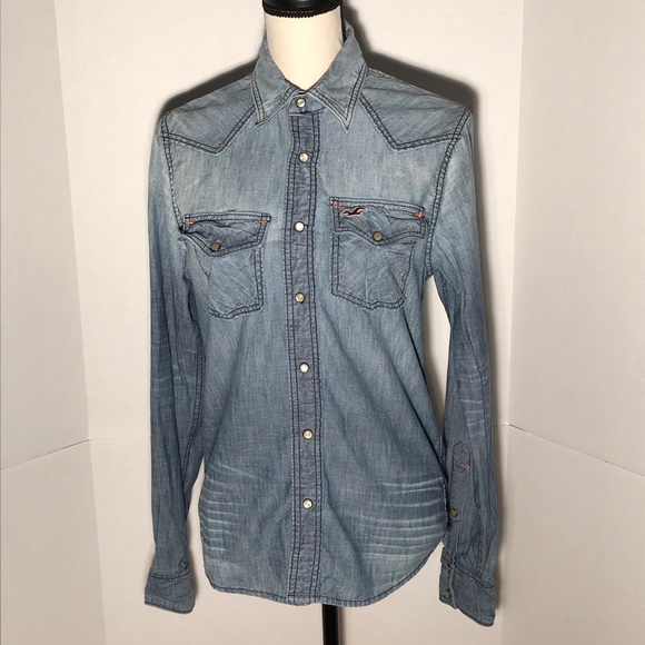 Hollister Tops - Hollister Chambray Denim Western Snap Button Top
